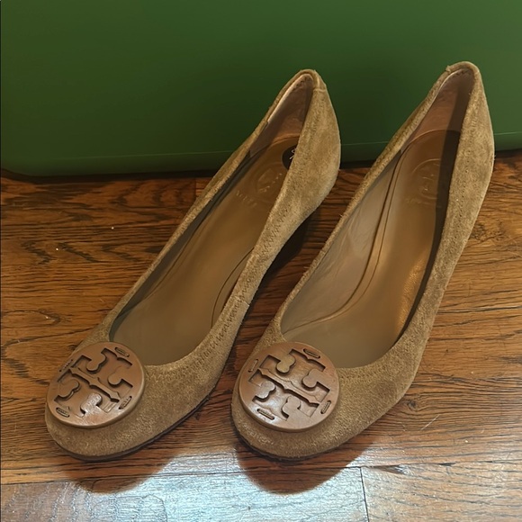 Tory Burch Shoes - Tory Burch Tan Leather Wedge Heels